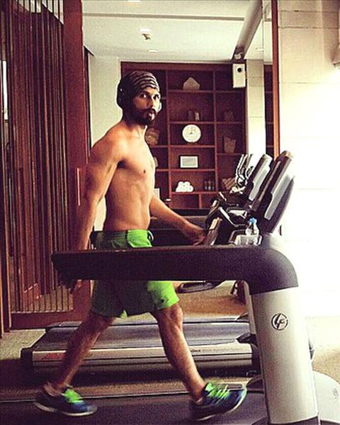 Shahid-Kapoor-Gym-Workout