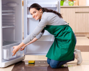 How to remove smell from fridge - Urban Company